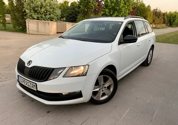 skoda octavia Skoda Octavia cena 49900 przebieg: 149000, rok produkcji 2017 z Poznań